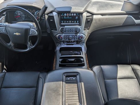 Used 2019 Chevrolet Suburban Premier AWD/4WD image 10