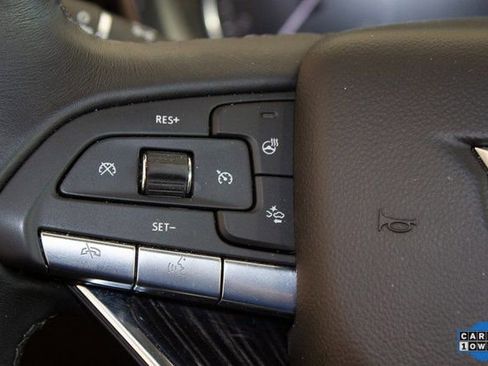 Used 2025 Cadillac XT6 Premium Luxury image 26