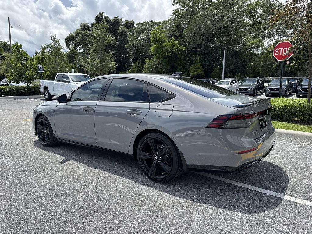 Used 2024 Honda Accord Sport image 12