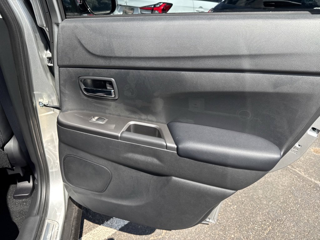 New 2027 Mitsubishi Outlander Sport SE FWD image 34