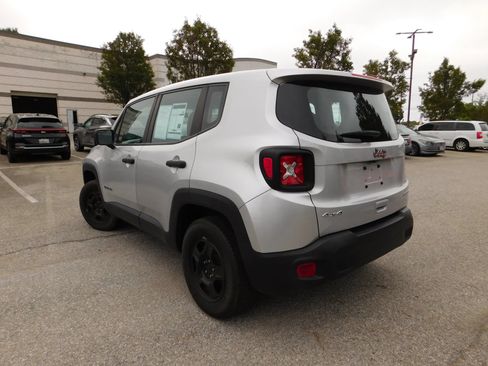 Used 2021 Jeep Renegade Sport AWD/4WD image 6