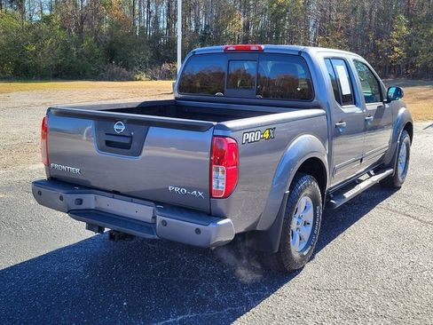 Used 2021 Nissan Frontier PRO-4X w/ Pro-4x Utility Package image 2