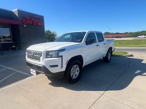 Used 2024 Nissan Frontier S w/ Technology Package AWD/4WD image 2