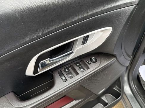 Used 2017 Chevrolet Equinox Premier w/ Enhanced Convenience Package image 24