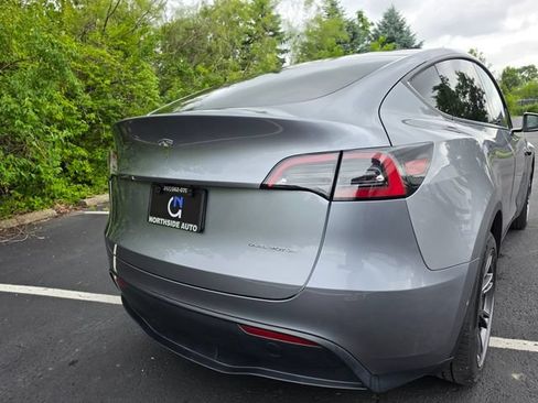 Used 2025 Tesla Model Y Long Range AWD/4WD image 9