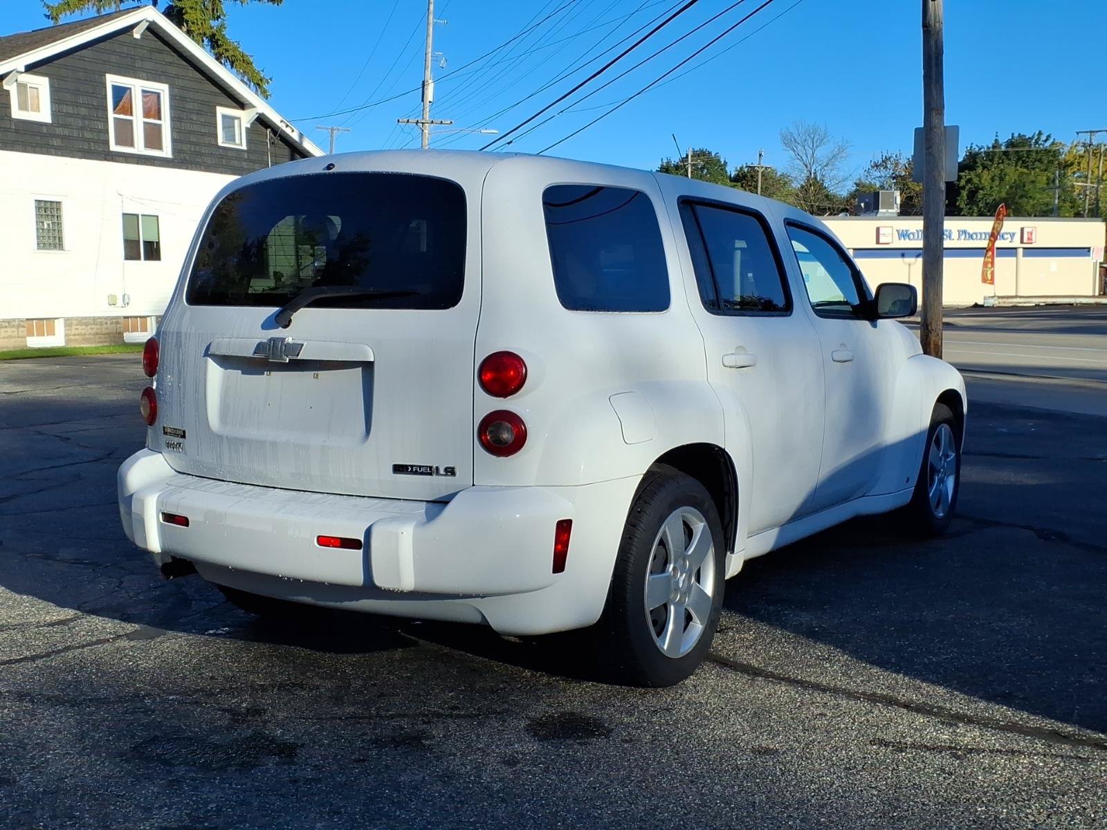 Used 2009 Chevrolet HHR LS FWD image 3