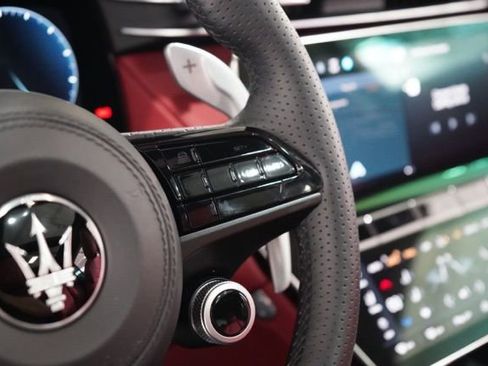 Used 2025 Maserati Grecale Modena image 20