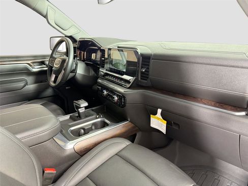 Used 2024 GMC Sierra 1500 SLT RWD image 28