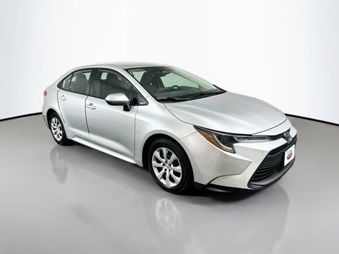 Used 2024 Toyota Corolla LE FWD image 3