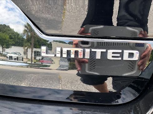 Used 2022 Jeep Grand Cherokee Limited RWD image 10