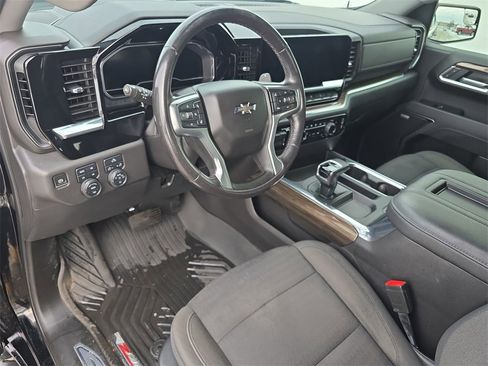 Used 2022 Chevrolet Silverado 1500 LT Trail Boss w/ Convenience Package II image 10