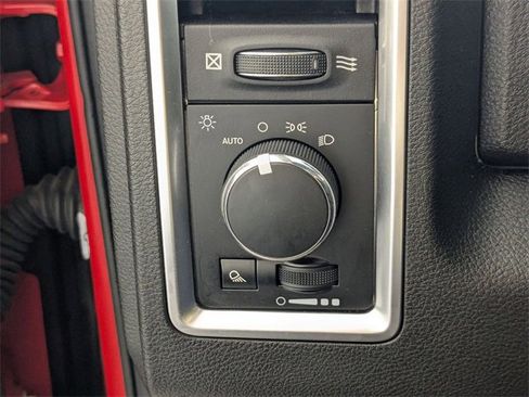 Used 2021 RAM 1500 Classic SLT image 13