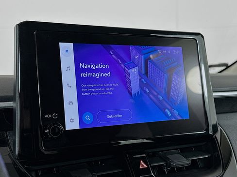 Used 2025 Toyota Corolla LE image 22