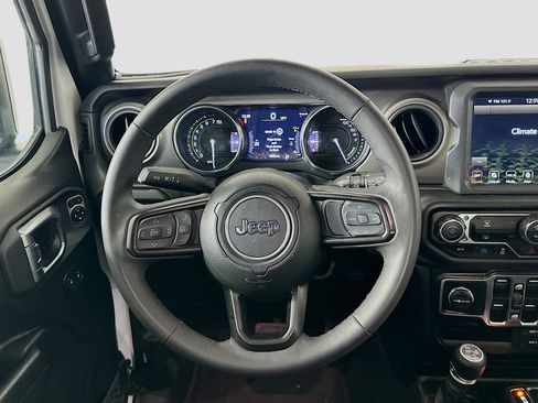 Used 2023 Jeep Wrangler Unlimited AWD/4WD image 17
