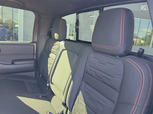 Used 2025 Nissan Frontier PRO-4X image 14