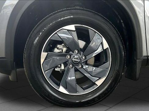 Certified 2026 Nissan Rogue SV FWD image 11