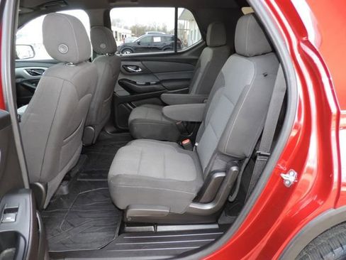 Used 2023 Chevrolet Traverse LT image 24