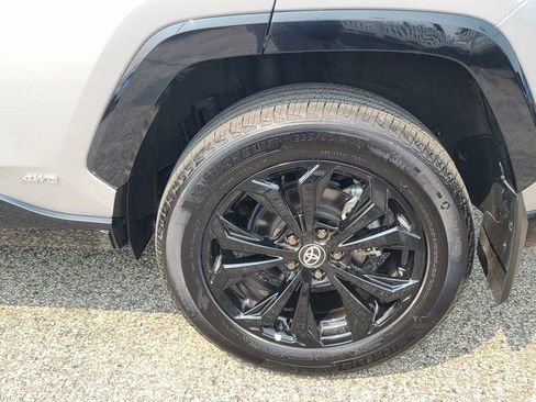 Used 2023 Toyota RAV4 SE image 32