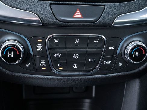 Used 2021 Chevrolet Equinox LT image 29