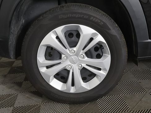 Used 2025 Chevrolet Trax LS FWD image 17