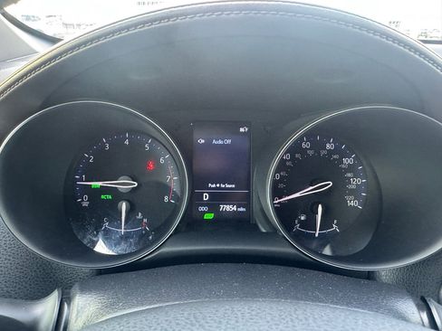 Used 2019 Toyota C-HR Limited image 15