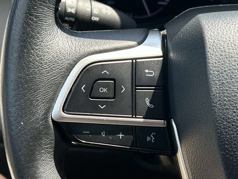 Used 2021 Toyota Sienna XLE w/ XLE Plus Package FWD image 28