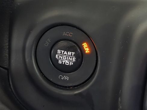 Used 2018 Jeep Wrangler Unlimited Sahara AWD/4WD image 23