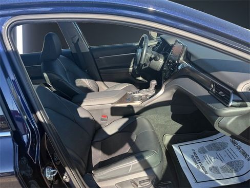 Used 2021 Toyota Camry XSE image 15