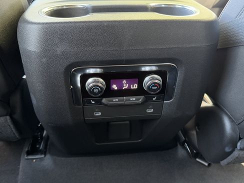 Used 2023 GMC Yukon AT4 w/ Technology Package image 28