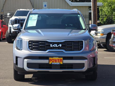 Certified 2024 Kia Telluride S w/ S Sunroof Package AWD/4WD image 9
