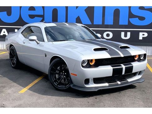 Used 2023 Dodge Challenger SRT Hellcat RWD image 2
