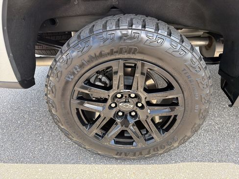 Used 2024 Chevrolet Silverado 1500 Custom Trail Boss AWD/4WD image 28