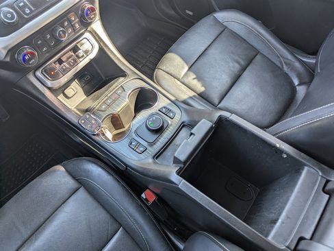 Used 2020 GMC Acadia SLT image 35