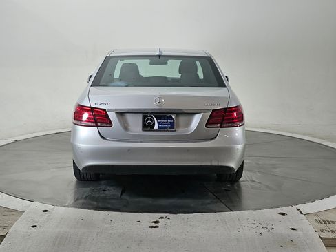 Used 2014 Mercedes-Benz E 250 BlueTEC 4MATIC Sedan image 5