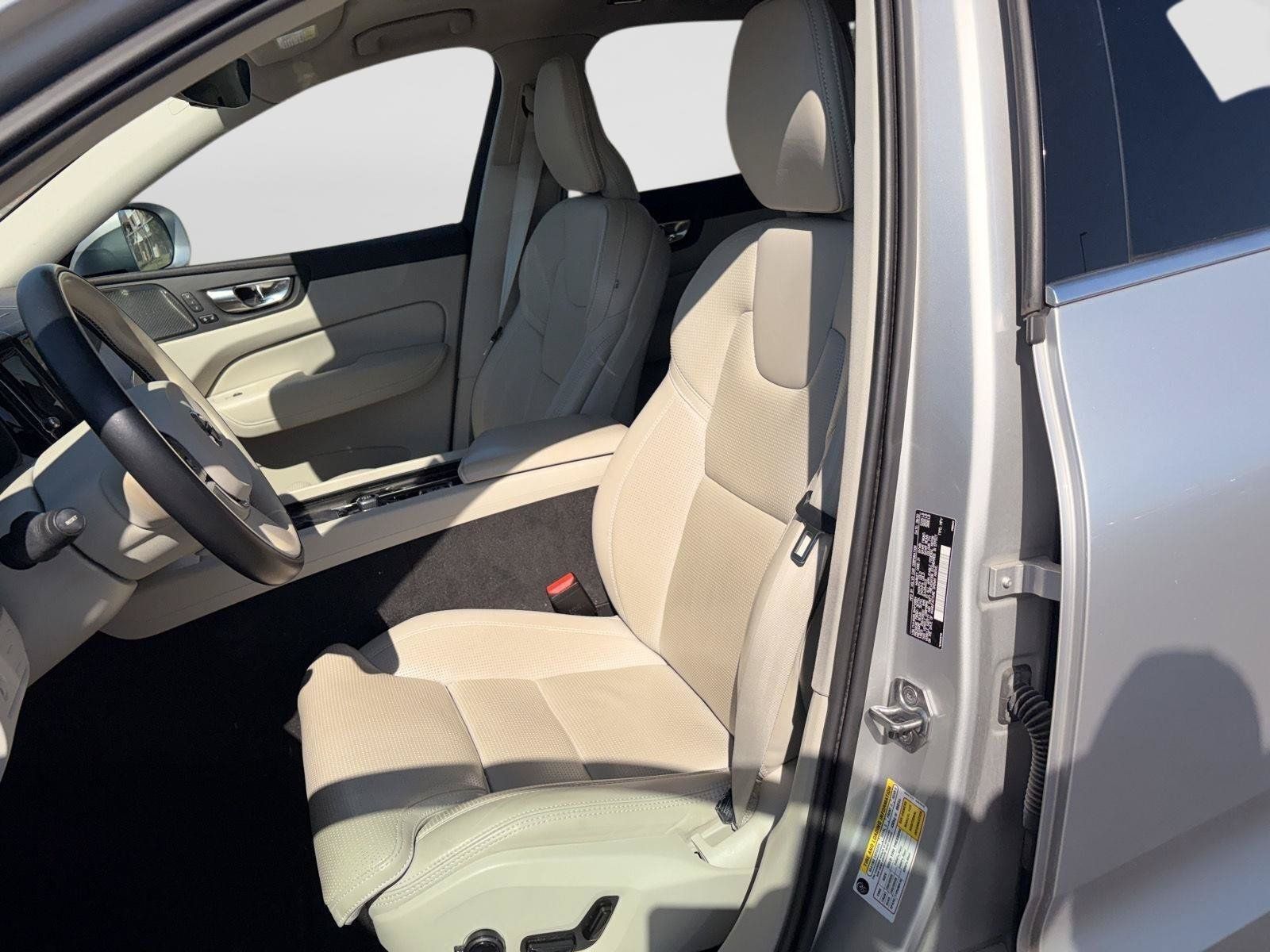 Used 2021 Volvo XC60 T5 Inscription w/ Protection Package Premier FWD image 5