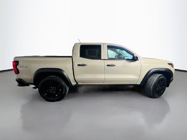Used 2024 Chevrolet Colorado Trail Boss w/ Technology Package AWD/4WD image 9