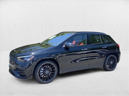 Used 2025 Mercedes-Benz GLA 35 AMG 4MATIC image 5