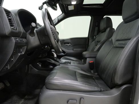 Used 2022 Nissan Frontier PRO-4X w/ Pro-4X Premium Package image 12