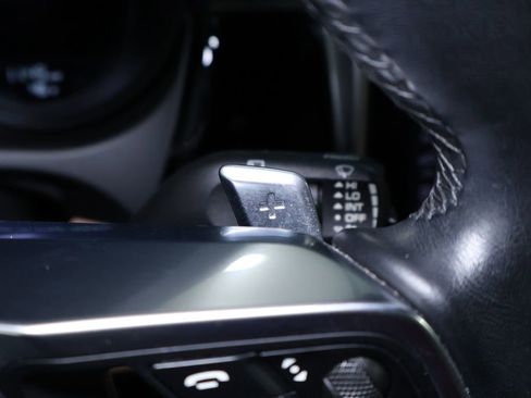 Used 2019 Porsche Macan image 24