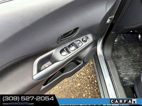 Used 2021 Nissan Kicks S FWD image 7