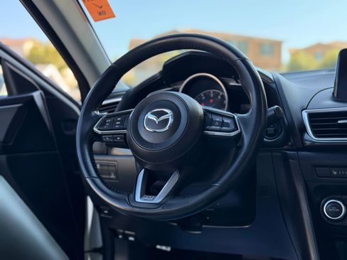 Used 2018 MAZDA MAZDA3 Grand Touring image 25