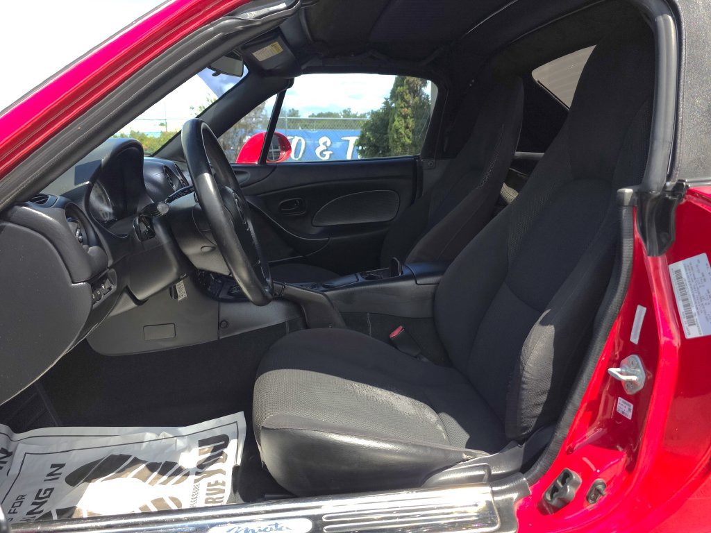 Used 2003 MAZDA MX-5 Miata RWD image 11