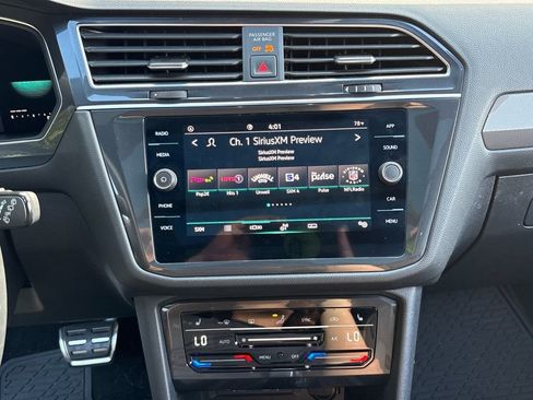 Used 2023 Volkswagen Tiguan SE R-Line image 23