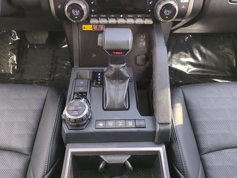 Used 2024 Toyota Tacoma TRD Off-Road w/ TRD Off Road Premium Package AWD/4WD image 19