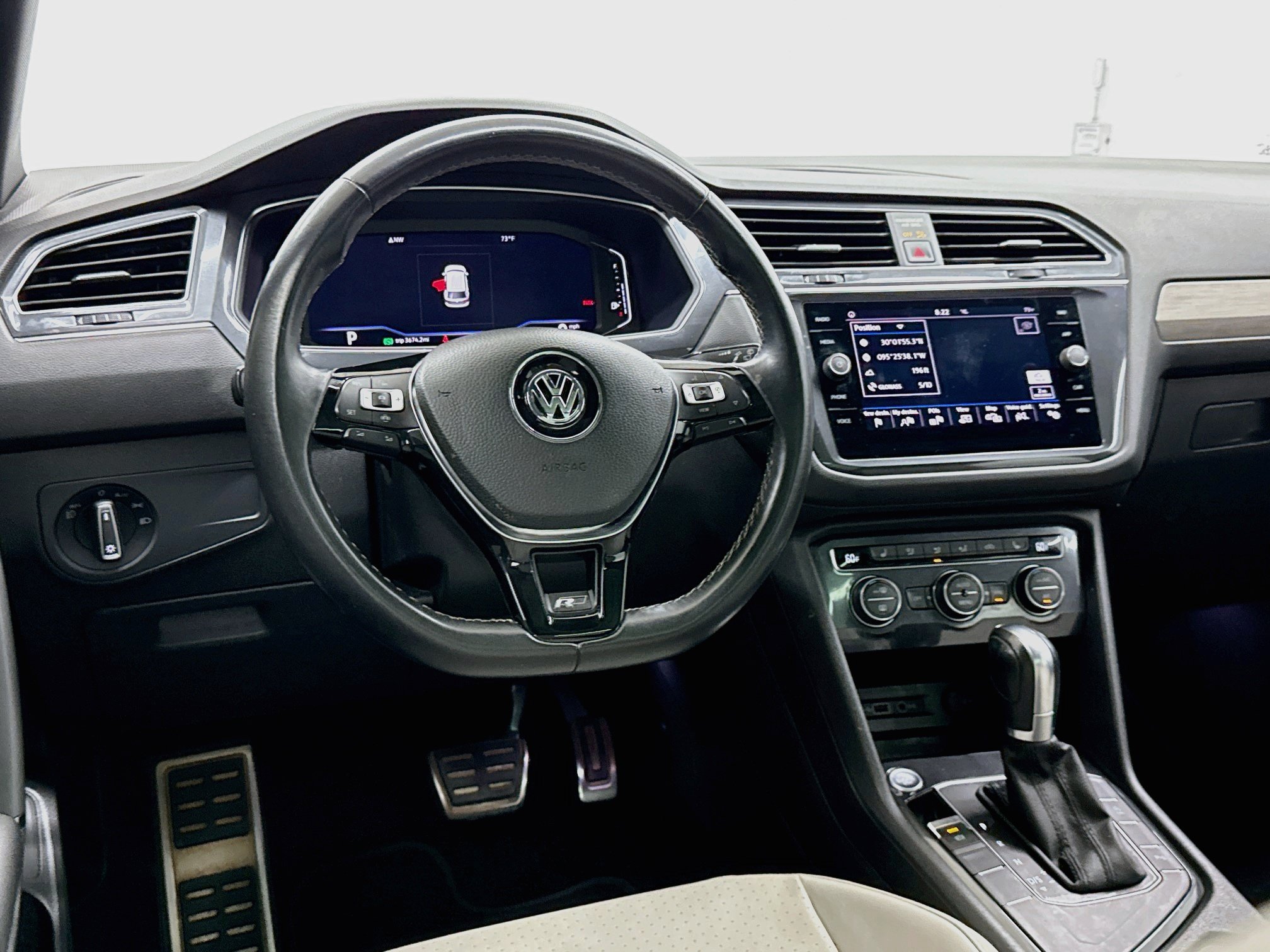 Used 2019 Volkswagen Tiguan SEL Premium R-Line FWD image 18