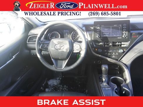 Used 2023 Toyota Camry SE image 7