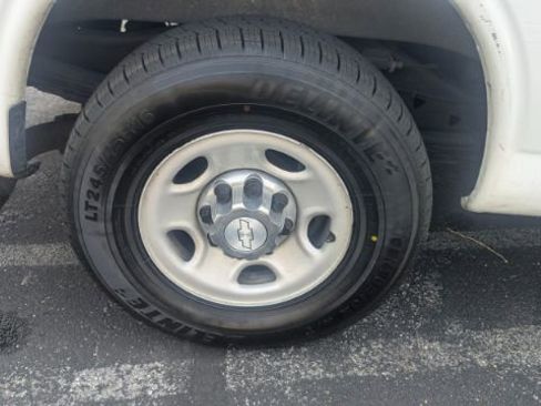 Used 2017 Chevrolet Express 3500 LT w/ LT Preferred Equipment Group RWD image 12