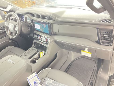 Used 2024 GMC Sierra 2500 AT4X image 30