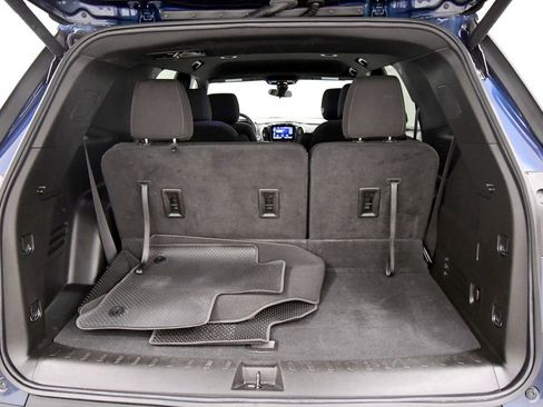 Used 2023 Chevrolet Traverse LT AWD/4WD image 7