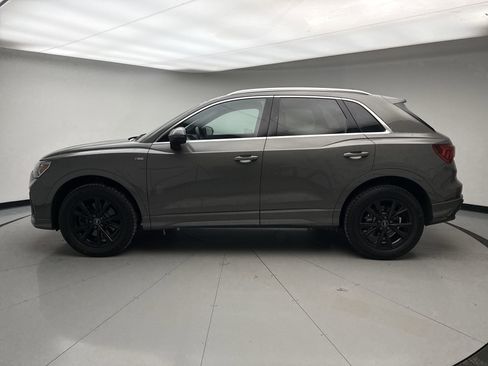 Used 2023 Audi Q3 2.0T Premium image 2